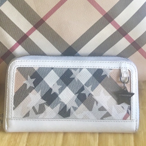 Burberry Wallet - Picture 2 of 5